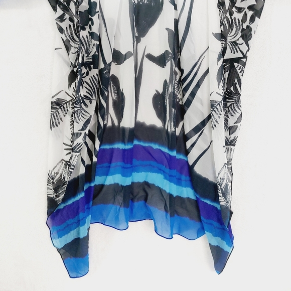 Express One Size Sheer Kimono with Graphic Print and Striped Sleeves P5200 - Picture 3 of 8